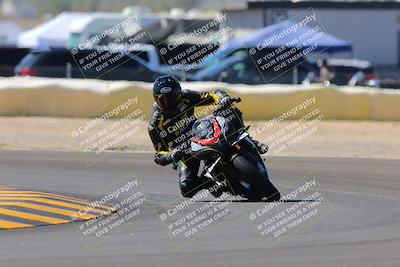 media/Oct-09-2022-SoCal Trackdays (Sun) [[95640aeeb6]]/Turn 2 (1110am)/